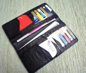 Genuine snakeskin unisex wallet. Black leather wallet. Luxury wallet.